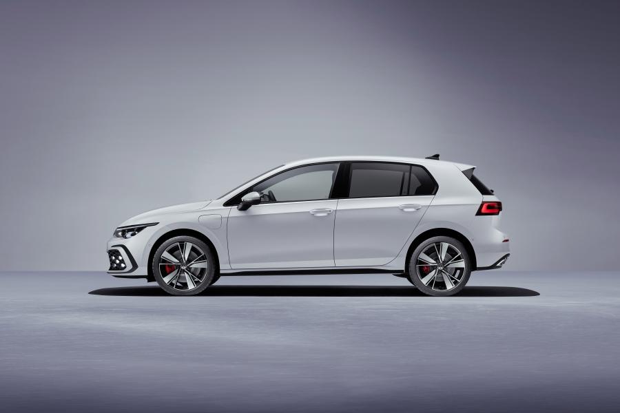 Volkswagen Golf GTE 2020 года  (WW) (фото 6 из 18)